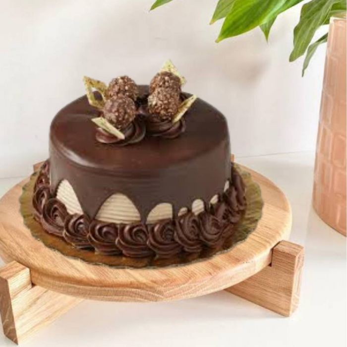 Best Macaroon and Ferrero Rocher Cake In Pune | Order Online